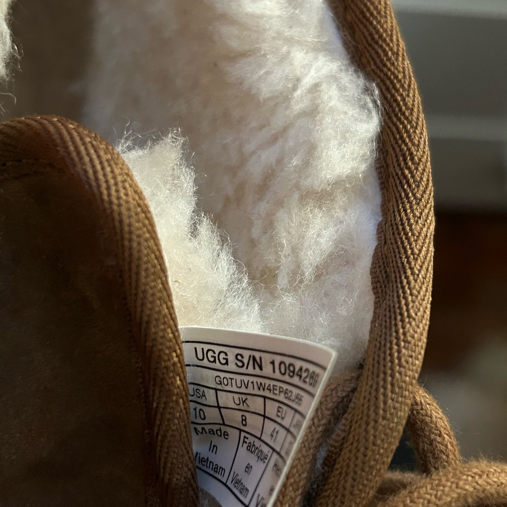 UGG Tan Boots with Plush Lining - Picture 4 of 4